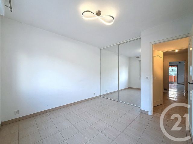 Appartement F3 &agrave; louer - 3 pi&egrave;ces - 62,72 m2 - Cannes La Bocca - 06 - PROVENCE-ALPES-COTE-D-AZUR