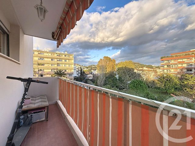 Appartement F3 &agrave; louer - 3 pi&egrave;ces - 62,72 m2 - Cannes La Bocca - 06 - PROVENCE-ALPES-COTE-D-AZUR