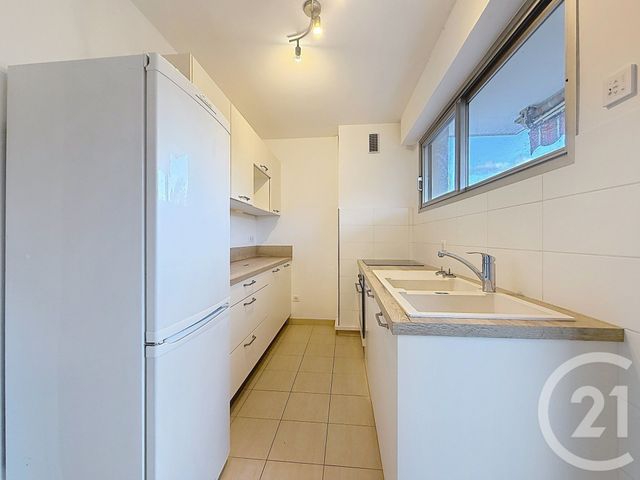 Appartement F3 &agrave; louer - 3 pi&egrave;ces - 62,72 m2 - Cannes La Bocca - 06 - PROVENCE-ALPES-COTE-D-AZUR