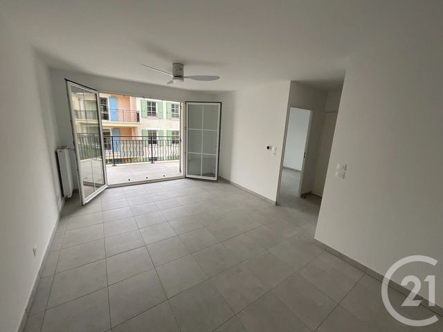Appartement F2 &agrave; louer - 2 pi&egrave;ces - 43,66 m2 - Roquefort Les Pins - 06 - PROVENCE-ALPES-COTE-D-AZUR
