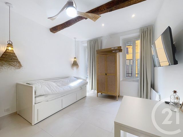 Appartement F1 &agrave; louer - 1 pi&egrave;ce - 21,01 m2 - Grasse - 06 - PROVENCE-ALPES-COTE-D-AZUR