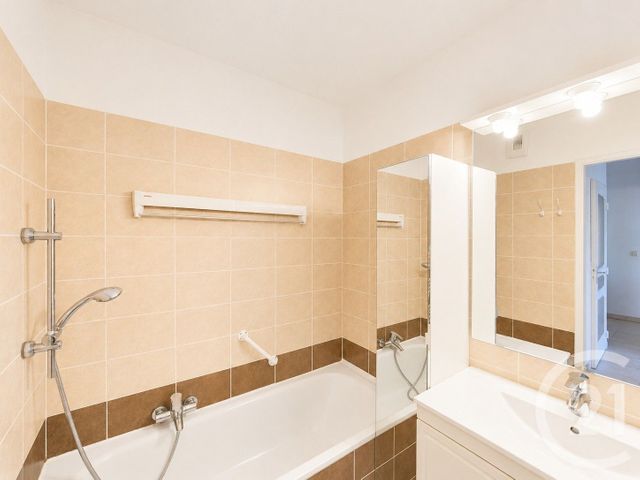 Appartement F3 &agrave; louer - 3 pi&egrave;ces - 62,28 m2 - Mougins - 06 - PROVENCE-ALPES-COTE-D-AZUR