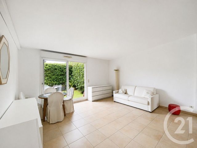 Appartement F3 &agrave; louer - 3 pi&egrave;ces - 62,28 m2 - Mougins - 06 - PROVENCE-ALPES-COTE-D-AZUR