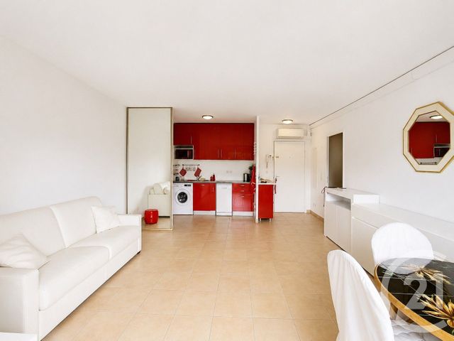 Appartement F3 &agrave; louer - 3 pi&egrave;ces - 62,28 m2 - Mougins - 06 - PROVENCE-ALPES-COTE-D-AZUR