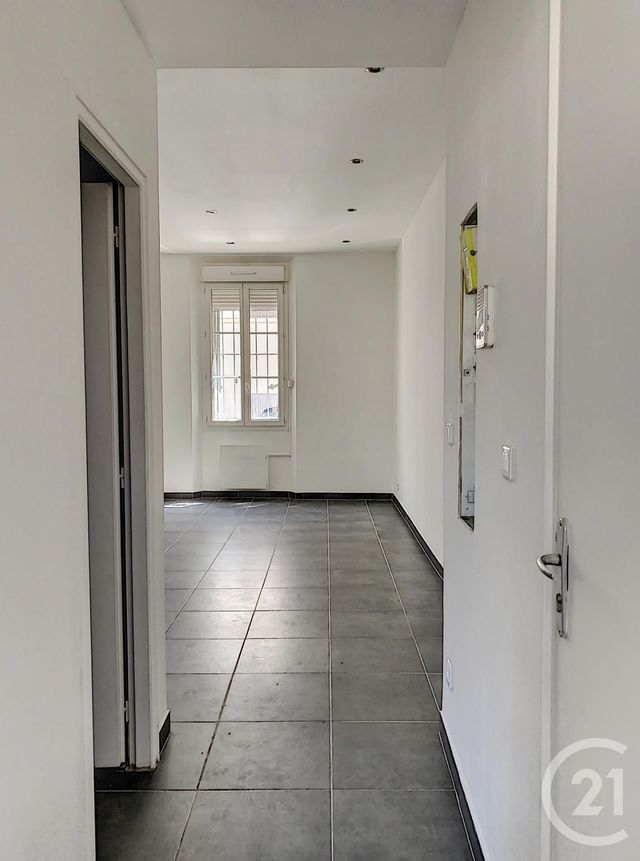 Appartement F2 &agrave; louer - 2 pi&egrave;ces - 33,74 m2 - Cannes - 06 - PROVENCE-ALPES-COTE-D-AZUR