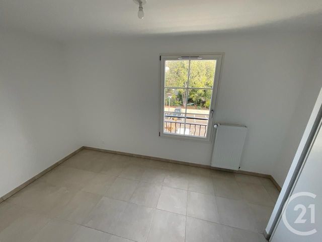 Appartement F3 &agrave; louer - 3 pi&egrave;ces - 65,54 m2 - Roquefort Les Pins - 06 - PROVENCE-ALPES-COTE-D-AZUR