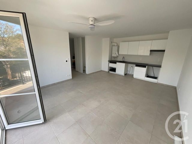 Appartement F3 &agrave; louer - 3 pi&egrave;ces - 65,54 m2 - Roquefort Les Pins - 06 - PROVENCE-ALPES-COTE-D-AZUR