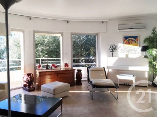 Appartement F4 &agrave; louer - 4 pi&egrave;ces - 123,45 m2 - Cannes - 06 - PROVENCE-ALPES-COTE-D-AZUR