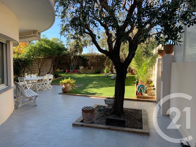 Appartement F4 &agrave; louer - 4 pi&egrave;ces - 123,45 m2 - Cannes - 06 - PROVENCE-ALPES-COTE-D-AZUR
