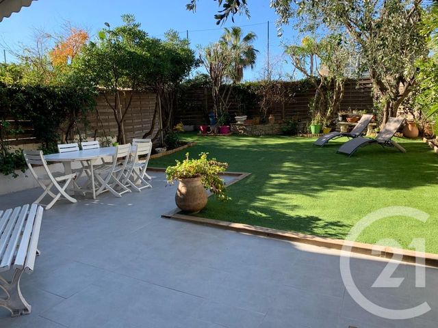 Appartement F4 &agrave; louer - 4 pi&egrave;ces - 123,45 m2 - Cannes - 06 - PROVENCE-ALPES-COTE-D-AZUR