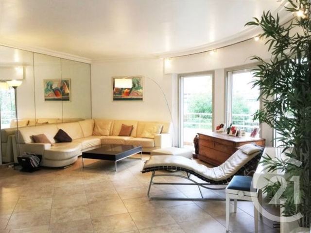 Appartement F4 &agrave; louer - 4 pi&egrave;ces - 123,45 m2 - Cannes - 06 - PROVENCE-ALPES-COTE-D-AZUR