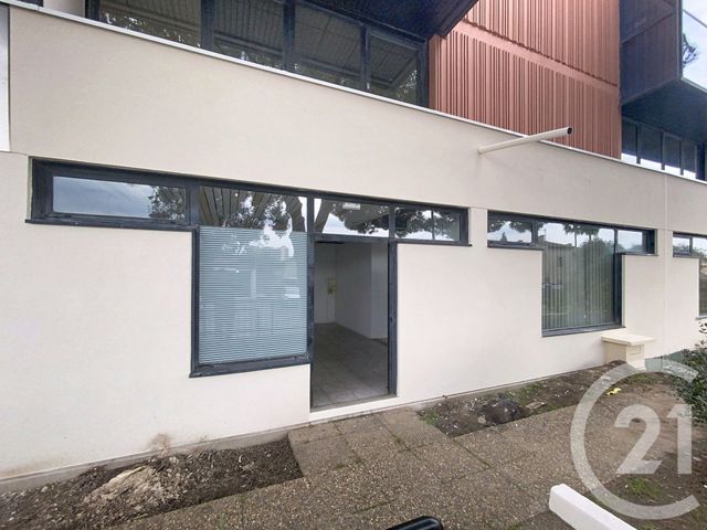 Local commercial à louer - 47.0 m2 - 06 - Alpes-Maritimes