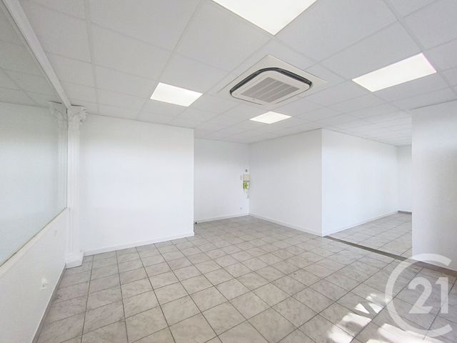 Local commercial à louer - 47.0 m2 - 06 - Alpes-Maritimes