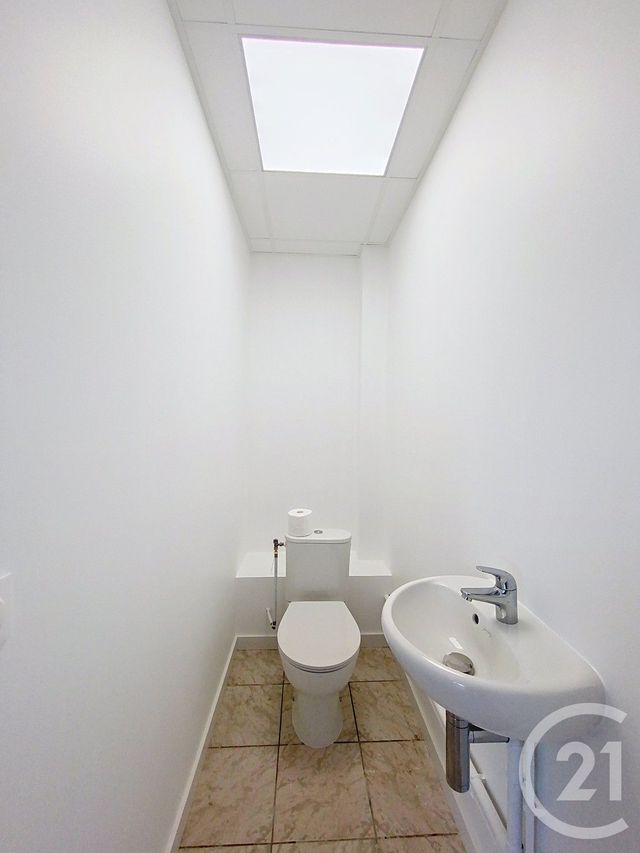 Local commercial à louer - 47.0 m2 - 06 - Alpes-Maritimes