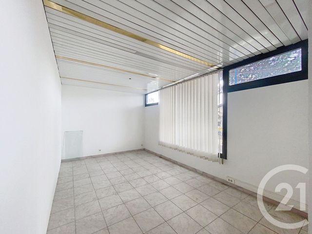 Local commercial à louer - 47.0 m2 - 06 - Alpes-Maritimes