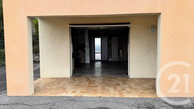 Appartement F3 &agrave; louer - 3 pi&egrave;ces - 73,40 m2 - Grasse - 06 - PROVENCE-ALPES-COTE-D-AZUR