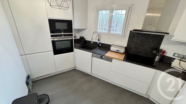 Appartement F3 &agrave; louer - 3 pi&egrave;ces - 73,40 m2 - Grasse - 06 - PROVENCE-ALPES-COTE-D-AZUR