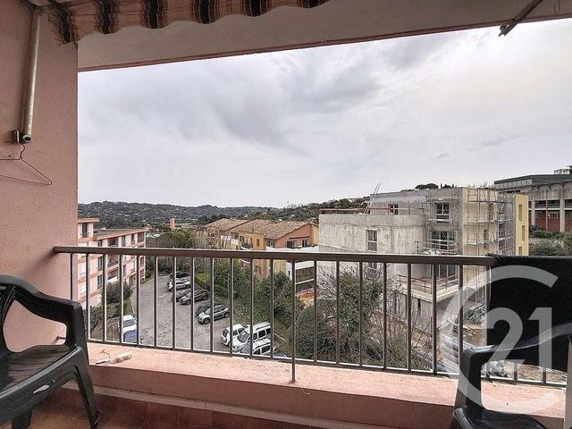 Appartement F3 &agrave; louer - 4 pi&egrave;ces - 83,65 m2 - Grasse - 06 - PROVENCE-ALPES-COTE-D-AZUR