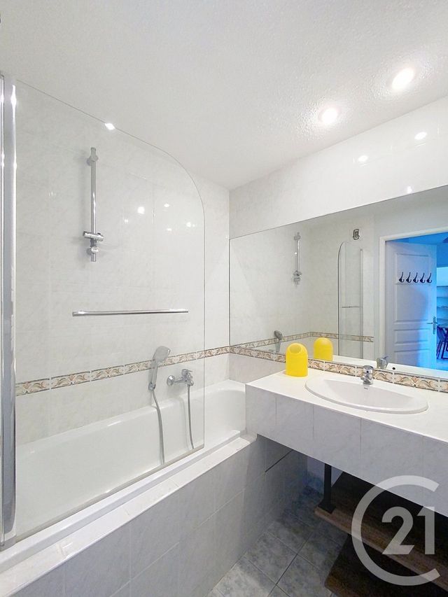 Appartement F2 &agrave; louer - 2 pi&egrave;ces - 47 m2 - Mougins - 06 - PROVENCE-ALPES-COTE-D-AZUR