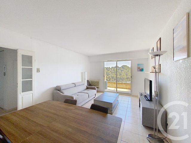 Appartement F2 &agrave; louer - 2 pi&egrave;ces - 47 m2 - Mougins - 06 - PROVENCE-ALPES-COTE-D-AZUR