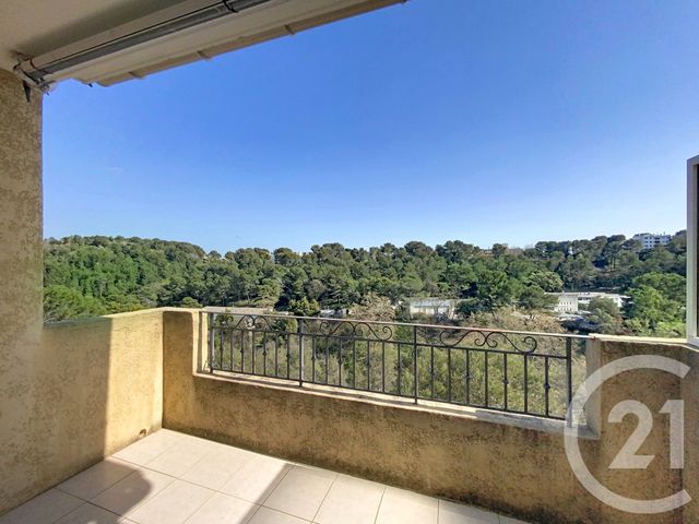 Appartement F2 &agrave; louer - 2 pi&egrave;ces - 47 m2 - Mougins - 06 - PROVENCE-ALPES-COTE-D-AZUR