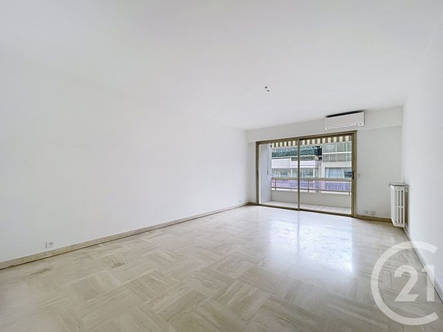 Appartement F3 &agrave; louer - 3 pi&egrave;ces - 85 m2 - Cannes - 06 - PROVENCE-ALPES-COTE-D-AZUR