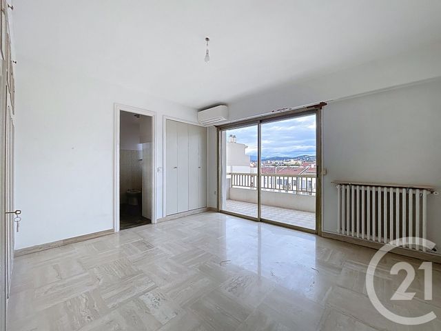 Appartement F3 &agrave; louer - 3 pi&egrave;ces - 85 m2 - Cannes - 06 - PROVENCE-ALPES-COTE-D-AZUR