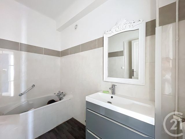 Appartement F2 &agrave; louer - 2 pi&egrave;ces - 69,35 m2 - Cannes - 06 - PROVENCE-ALPES-COTE-D-AZUR