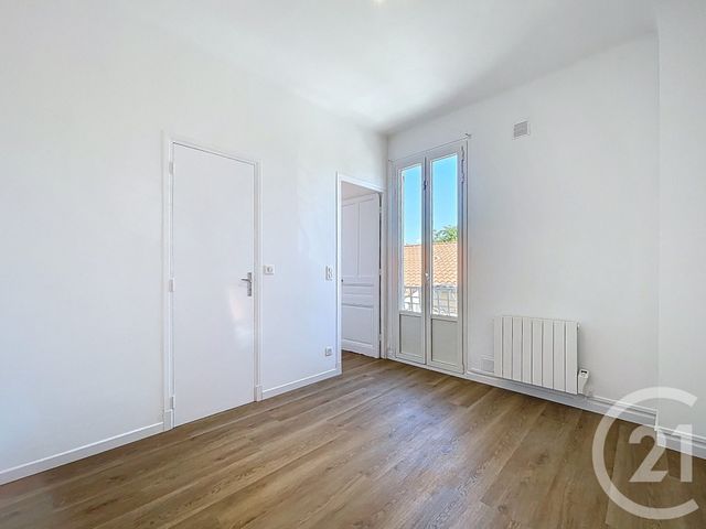 Appartement F2 &agrave; louer - 2 pi&egrave;ces - 42 m2 - Antibes - 06 - PROVENCE-ALPES-COTE-D-AZUR