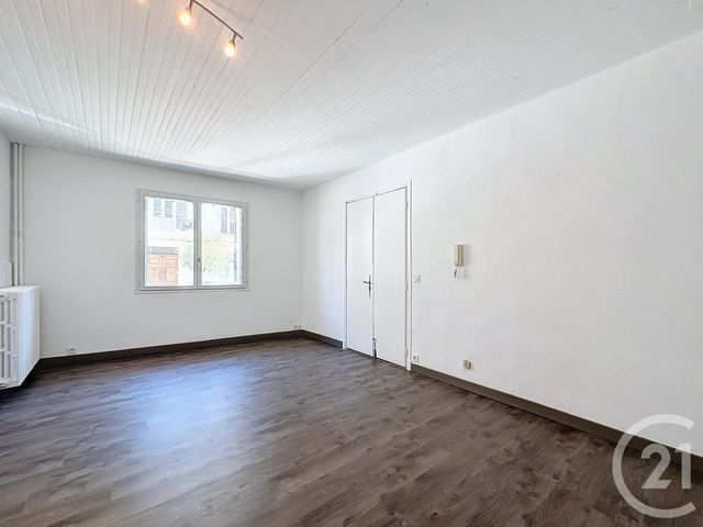 Appartement F2 &agrave; louer - 2 pi&egrave;ces - 43 m2 - Vidauban - 83 - PROVENCE-ALPES-COTE-D-AZUR