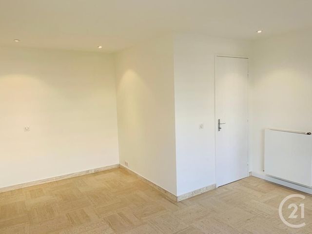 Appartement T1 &agrave; louer - 1 pi&egrave;ce - 25,61 m2 - Cannes - 06 - PROVENCE-ALPES-COTE-D-AZUR