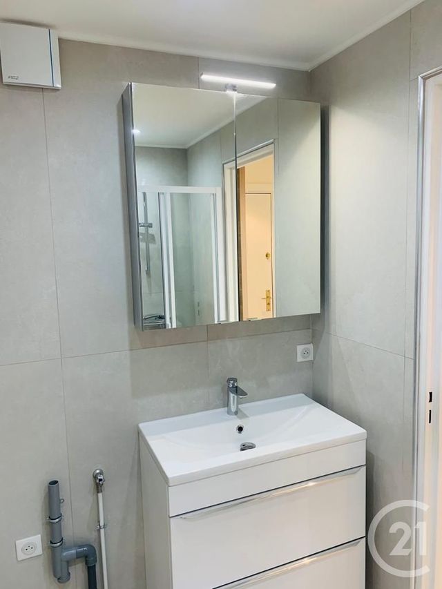 Appartement T1 &agrave; louer - 1 pi&egrave;ce - 25,61 m2 - Cannes - 06 - PROVENCE-ALPES-COTE-D-AZUR