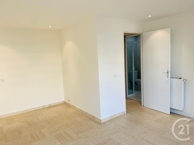 Appartement T1 &agrave; louer - 1 pi&egrave;ce - 25,61 m2 - Cannes - 06 - PROVENCE-ALPES-COTE-D-AZUR