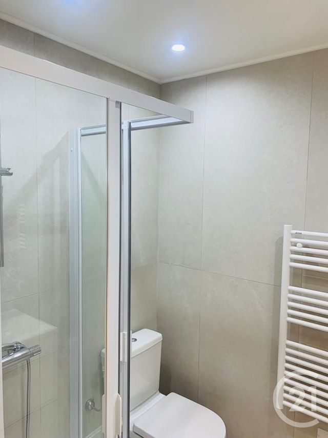 Appartement T1 &agrave; louer - 1 pi&egrave;ce - 25,61 m2 - Cannes - 06 - PROVENCE-ALPES-COTE-D-AZUR