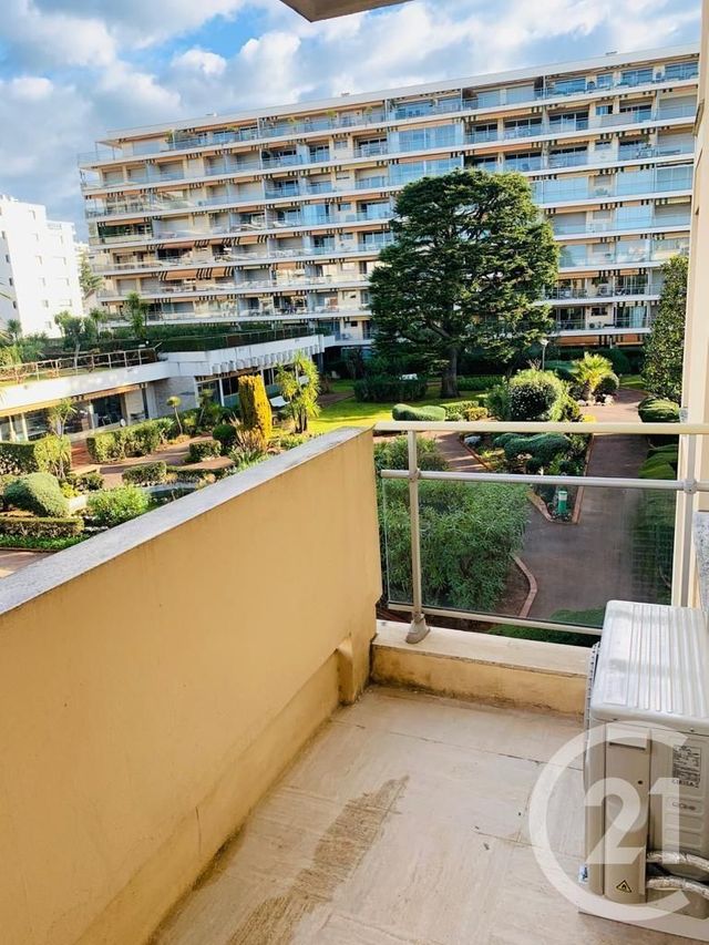 Appartement T1 &agrave; louer - 1 pi&egrave;ce - 25,61 m2 - Cannes - 06 - PROVENCE-ALPES-COTE-D-AZUR
