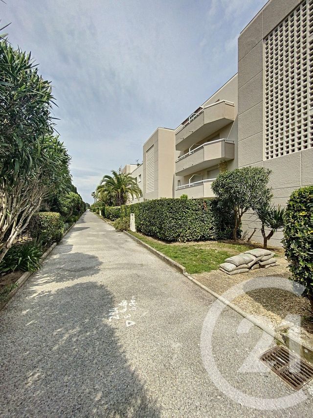 Appartement F3 &agrave; louer - 3 pi&egrave;ces - 39,98 m2 - Mandelieu La Napoule - 06 - PROVENCE-ALPES-COTE-D-AZUR
