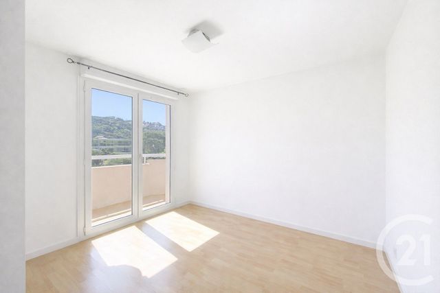 Appartement F3 &agrave; louer - 3 pi&egrave;ces - 39,98 m2 - Mandelieu La Napoule - 06 - PROVENCE-ALPES-COTE-D-AZUR