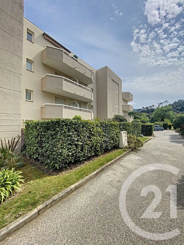 Appartement F3 &agrave; louer - 3 pi&egrave;ces - 39,98 m2 - Mandelieu La Napoule - 06 - PROVENCE-ALPES-COTE-D-AZUR