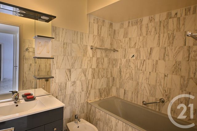 Appartement F2 &agrave; louer - 2 pi&egrave;ces - 54,27 m2 - Cannes - 06 - PROVENCE-ALPES-COTE-D-AZUR