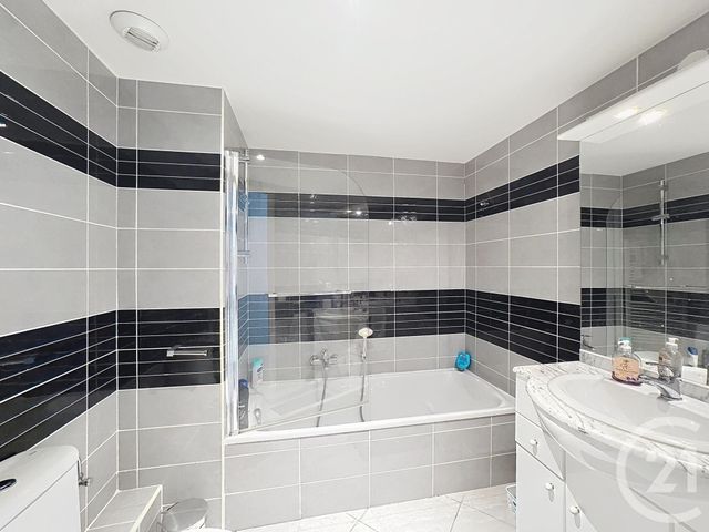 Appartement F3 &agrave; vendre - 3 pi&egrave;ces - 75,78 m2 - Cannes - 06 - PROVENCE-ALPES-COTE-D-AZUR