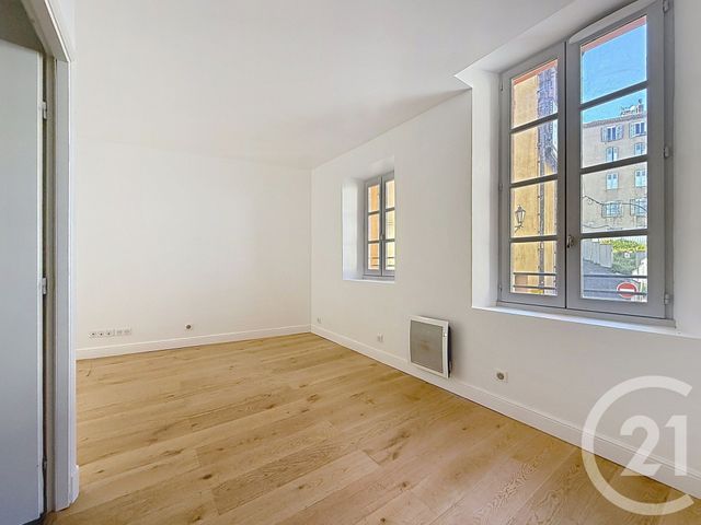 Appartement F1 &agrave; louer - 1 pi&egrave;ce - 28 m2 - Grasse - 06 - PROVENCE-ALPES-COTE-D-AZUR