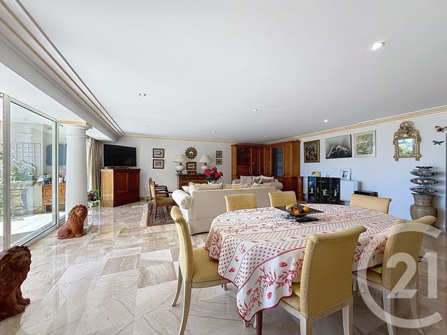 Appartement F4 &agrave; louer - 4 pi&egrave;ces - 136 m2 - Cannes - 06 - PROVENCE-ALPES-COTE-D-AZUR