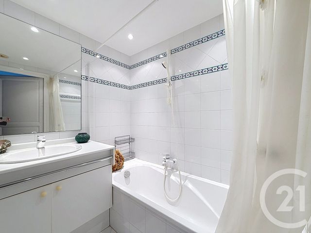 Appartement F4 &agrave; louer - 4 pi&egrave;ces - 136 m2 - Cannes - 06 - PROVENCE-ALPES-COTE-D-AZUR