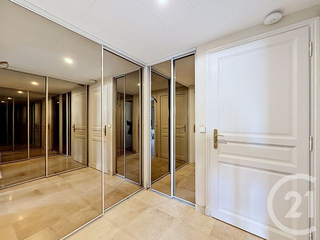 Appartement F4 &agrave; louer - 4 pi&egrave;ces - 136 m2 - Cannes - 06 - PROVENCE-ALPES-COTE-D-AZUR