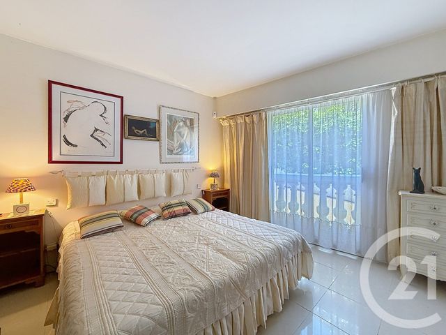 Appartement F4 &agrave; louer - 4 pi&egrave;ces - 136 m2 - Cannes - 06 - PROVENCE-ALPES-COTE-D-AZUR