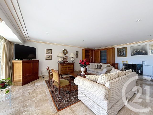 Appartement F4 &agrave; louer - 4 pi&egrave;ces - 136 m2 - Cannes - 06 - PROVENCE-ALPES-COTE-D-AZUR