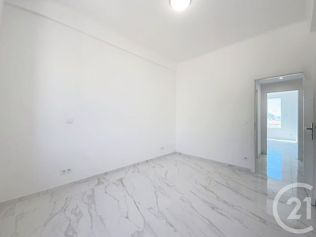 Appartement F2 &agrave; louer - 2 pi&egrave;ces - 42 m2 - Cannes - 06 - PROVENCE-ALPES-COTE-D-AZUR