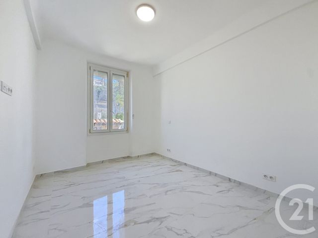 Appartement F2 &agrave; louer - 2 pi&egrave;ces - 42 m2 - Cannes - 06 - PROVENCE-ALPES-COTE-D-AZUR