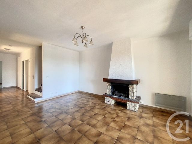 Maison &agrave; louer - 4 pi&egrave;ces - 106,13 m2 - La Roquette Sur Siagne - 06 - PROVENCE-ALPES-COTE-D-AZUR