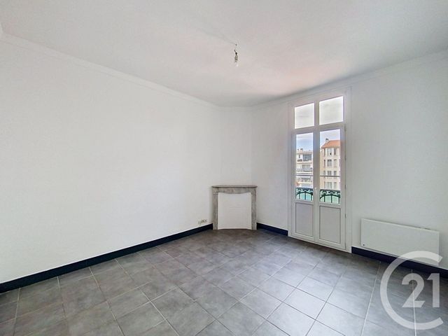 Appartement F2 &agrave; louer - 2 pi&egrave;ces - 41,69 m2 - Cannes - 06 - PROVENCE-ALPES-COTE-D-AZUR
